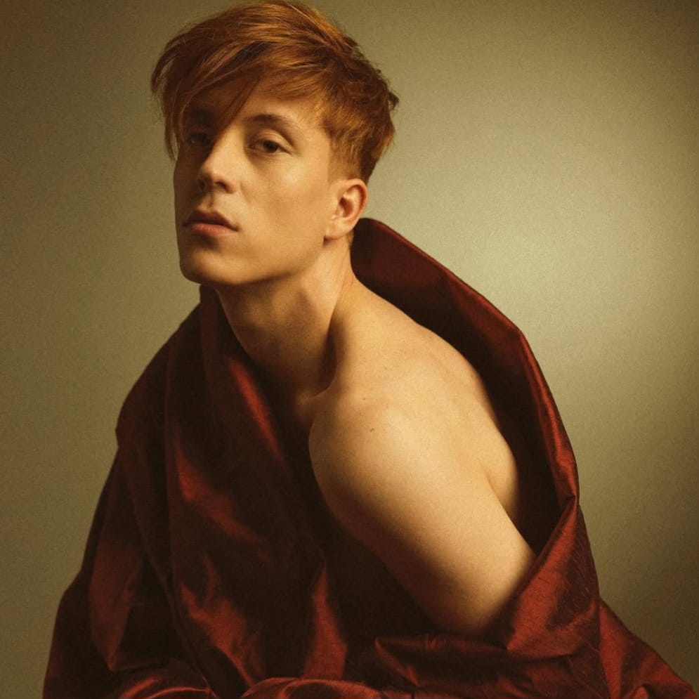 Belgien beim ESC 2026: RTBF dementiert Gerüchte um ESC-Teilnahme von Loïc Nottet